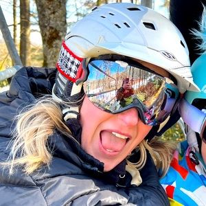 Meet your Posher, Holly